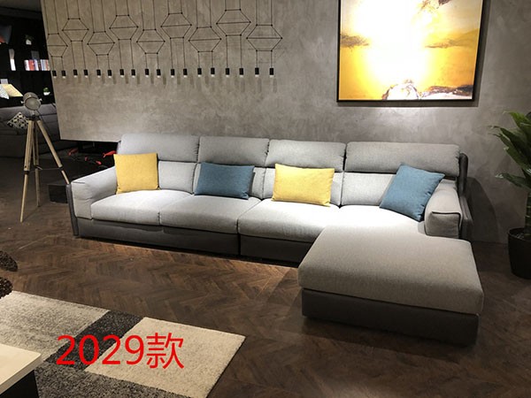 羽绒布艺沙发适合小户型使用吗？